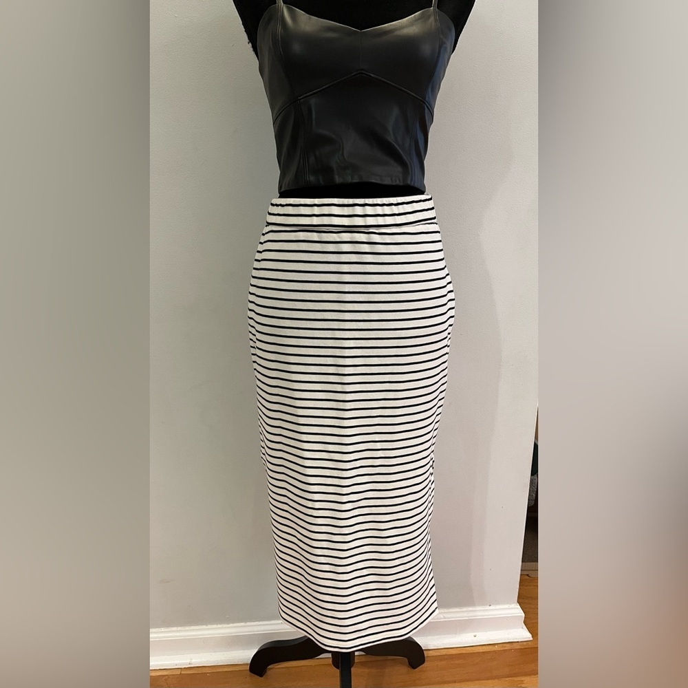Skies are Blue Striped Pencil Skirt, size M, white w black stripe, cotton​